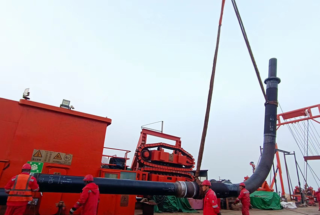 冀东南堡1-29储气库先导试验地面工程注采集输管道项目铺管船施工项目进展顺利